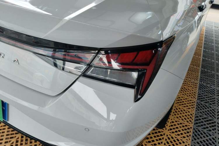 Used Hyundai Elantra 2022 1.5L CVT LUX Prestige Edition Right Rear Taillight