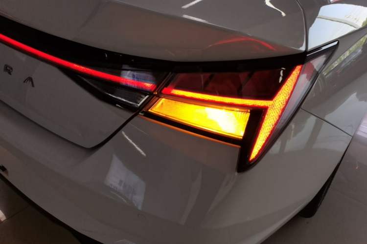Used Hyundai Elantra 2022 1.5L CVT LUX Prestige Edition Right Rear Taillight