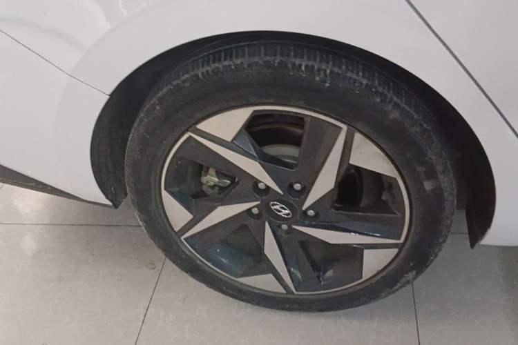 Used Hyundai Elantra 2022 1.5L CVT GLX Elite Edition Right Rear Wheel Hub
