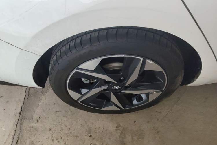 Used Hyundai Elantra 2022 1.5L CVT GLX Elite Edition Right Rear Wheel Hub
