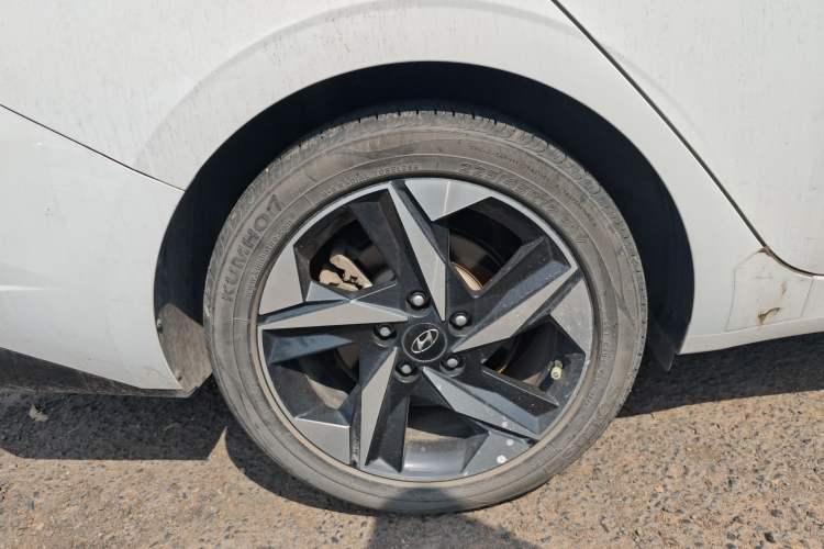 Used Hyundai Elantra 2022 240TGDi DCT LUX Prestige Edition Right Rear Wheel Hub