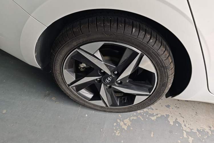 Used Hyundai Elantra 2022 1.5L CVT LUX Prestige Edition Right Rear Wheel Hub