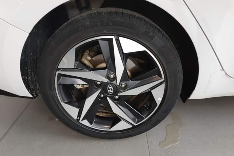 Used Hyundai Elantra 2022 1.5L CVT GLX Elite Edition Right Rear Wheel Hub