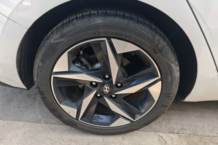 Used Hyundai Elantra 2022 1.5L CVT GLX Elite Edition Right Rear Wheel Hub