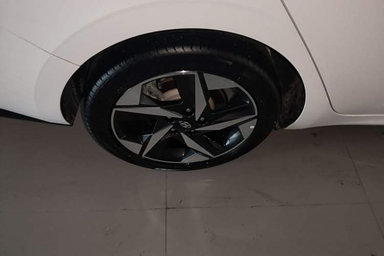 Used Hyundai Elantra 2022 1.5L CVT GLX Elite Edition Right Rear Wheel Hub