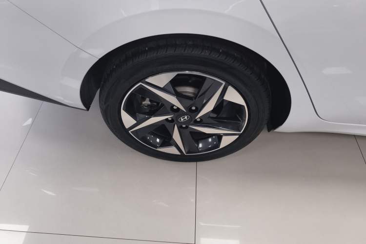 Used Hyundai Elantra 2022 1.5L CVT LUX Prestige Edition Right Rear Wheel Hub