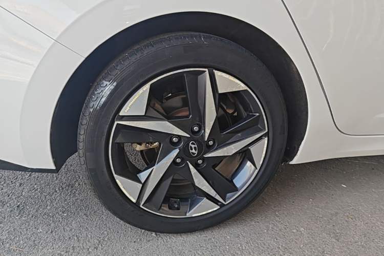Used Hyundai Elantra 2022 1.5L CVT GLX Elite Edition Right Rear Wheel Hub