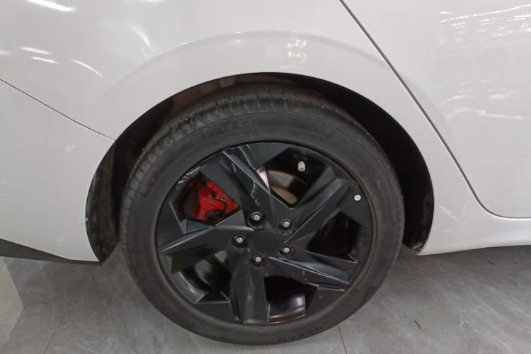 Used Hyundai Elantra 2022 1.5L CVT 20th Anniversary Edition Right Rear Wheel Hub