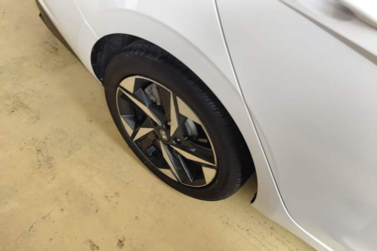 Used Hyundai Elantra 2022 1.5L CVT GLX Elite Edition Right Rear Wheel Hub