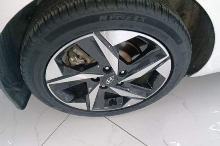 Used Hyundai Elantra 2022 1.5L CVT LUX Prestige Edition Right Rear Wheel Hub