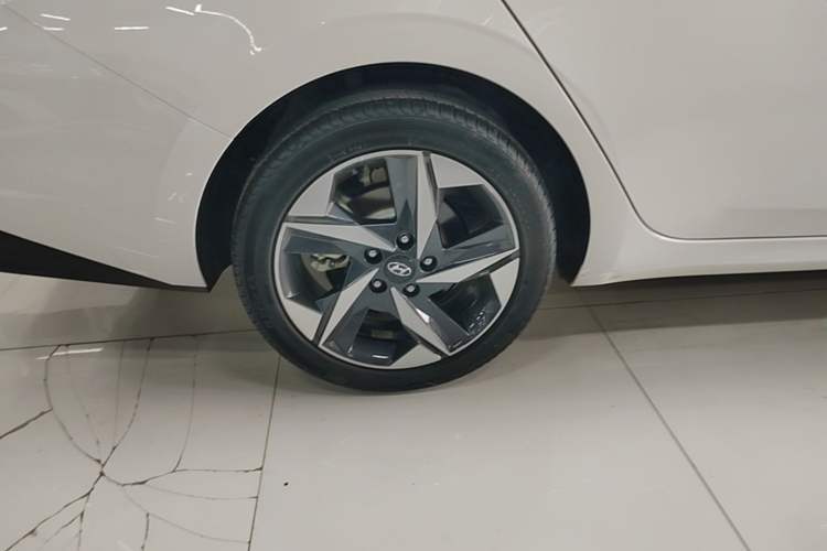 Used Hyundai Elantra 2022 1.5L CVT LUX Prestige Edition Right Rear Wheel Hub