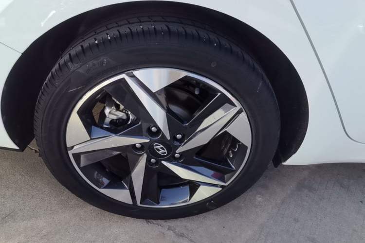 Used Hyundai Elantra 2022 1.5L CVT LUX Prestige Edition Right Rear Wheel Hub