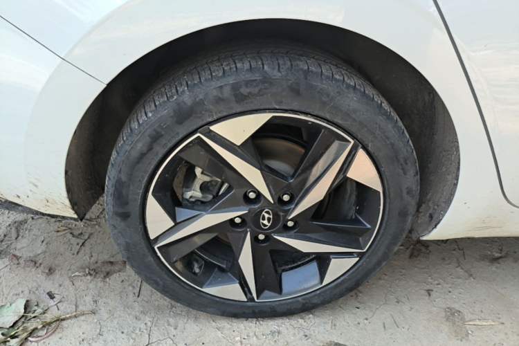 Used Hyundai Elantra 2022 1.5L CVT GLX Elite Edition Right Rear Wheel Hub