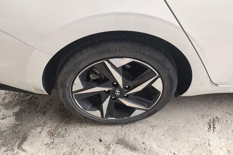 Used Hyundai Elantra 2022 1.5L CVT GLX Elite Edition Right Rear Wheel Hub