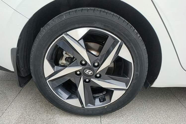 Used Hyundai Elantra 2022 1.5L CVT GLX Elite Edition Right Rear Wheel Hub