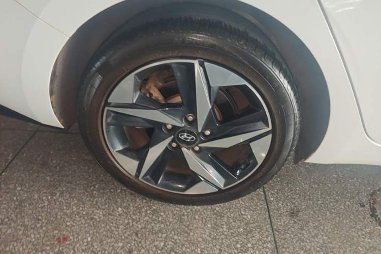 Used Hyundai Elantra 2022 1.5L CVT LUX Prestige Edition Right Rear Wheel Hub