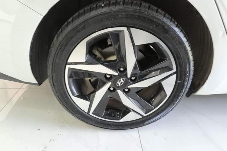 Used Hyundai Elantra 2022 1.5L CVT LUX Prestige Edition Right Rear Wheel Hub
