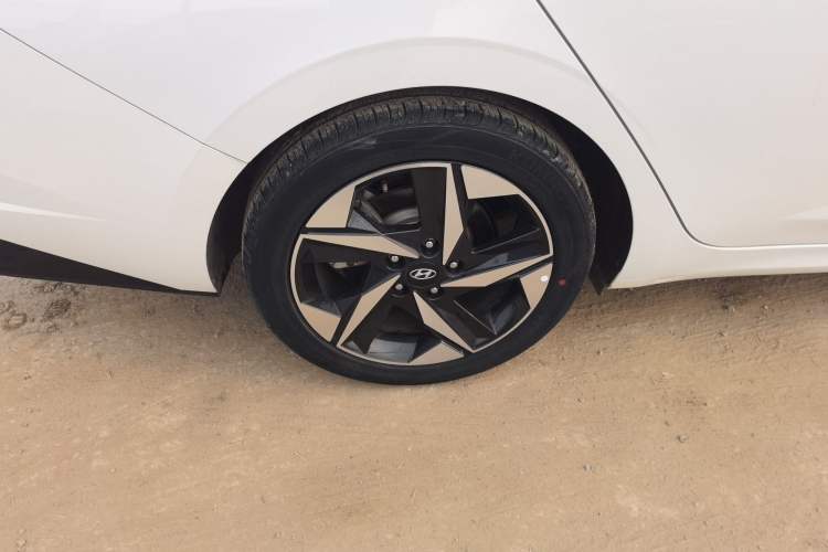 Used Hyundai Elantra 2022 1.5L CVT GLX Elite Edition Right Rear Wheel Hub