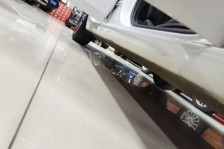 Used Hyundai Elantra 2022 1.5L CVT LUX Prestige Edition Right Side Sill
