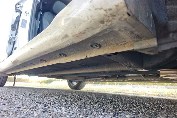 Used Hyundai Elantra 2022 1.5L CVT GLX Elite Edition Right Side Sill