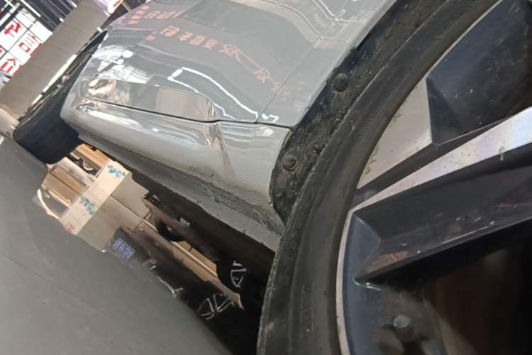 Used Hyundai Elantra 2022 1.5L CVT GLX Elite Edition Right Side Sill