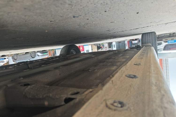 Used Hyundai Elantra 2022 1.5L CVT LUX Prestige Edition Right Side Sill