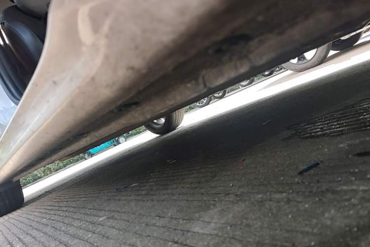 Used Hyundai Elantra 2022 1.5L CVT LUX Prestige Edition Right Side Sill