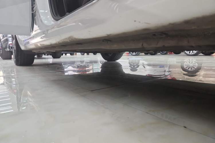 Used Hyundai Elantra 2022 240TGDi DCT LUX Prestige Edition Right Side Sill
