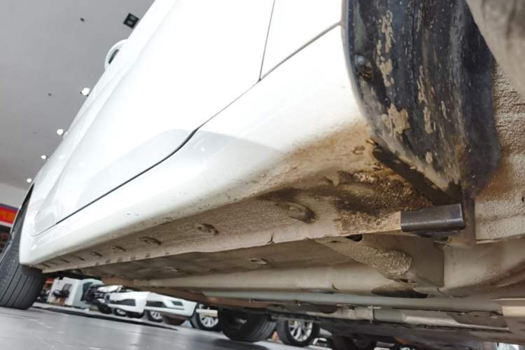 Used Hyundai Elantra 2022 1.5L CVT GLX Elite Edition Right Side Sill