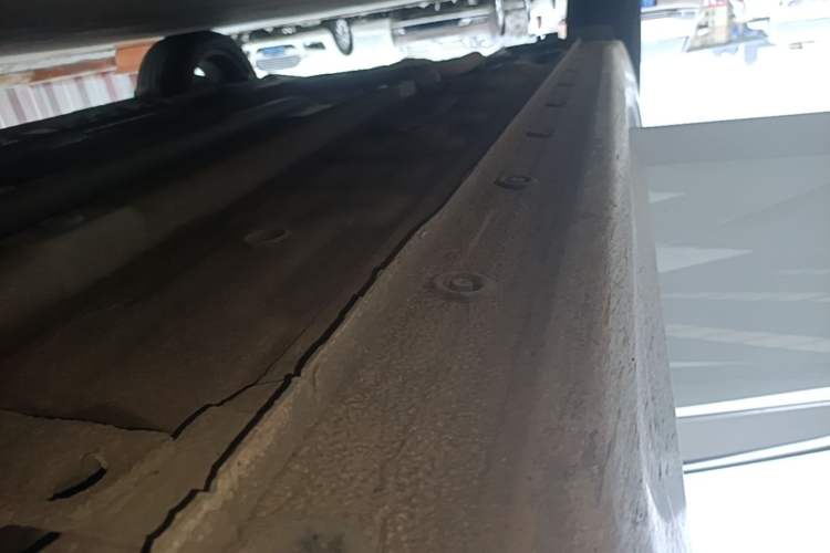 Used Hyundai Elantra 2022 1.5L CVT LUX Prestige Edition Right Side Sill