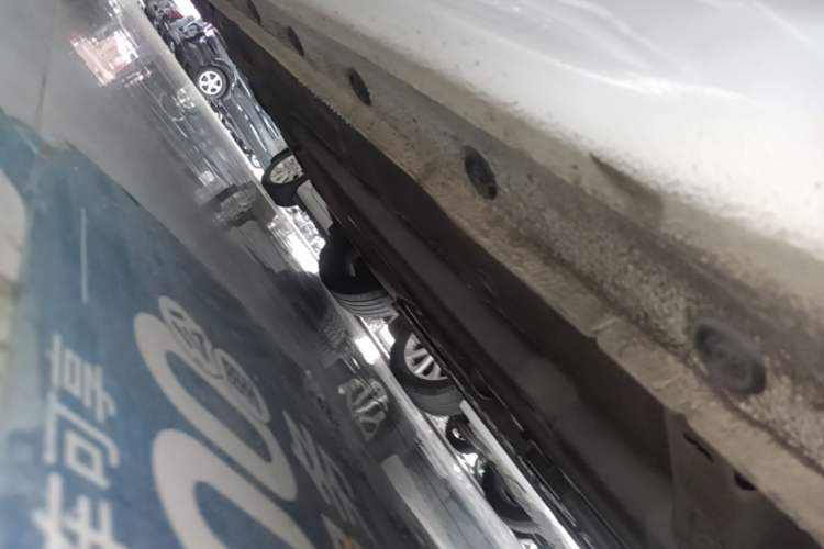 Used Hyundai Elantra 2022 1.5L CVT LUX Prestige Edition Right Side Sill