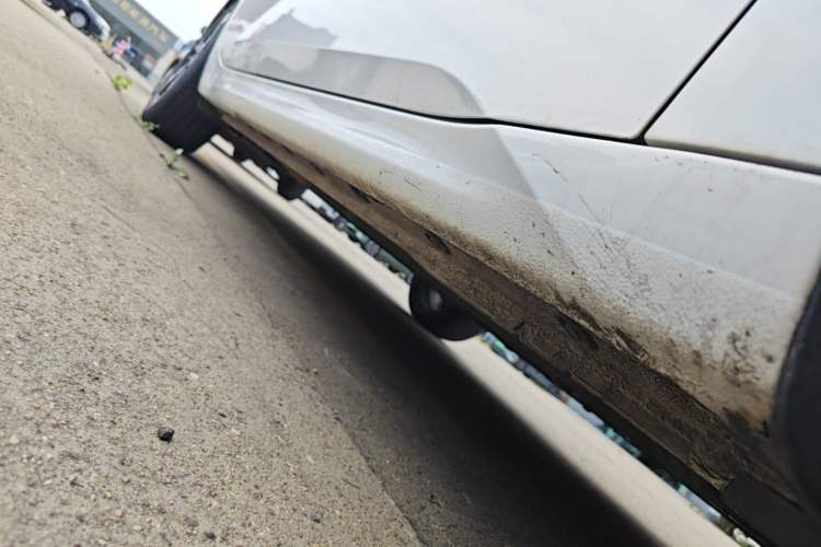Used Hyundai Elantra 2022 1.5L CVT LUX Prestige Edition Right Side Sill