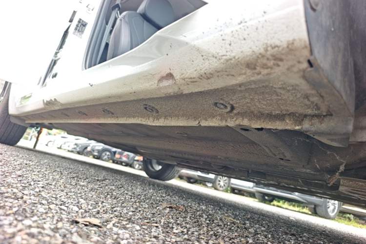 Used Hyundai Elantra 2022 1.5L CVT GLX Elite Edition Right Side Sill