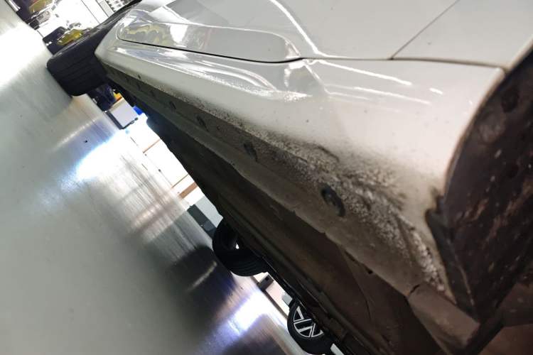 Used Hyundai Elantra 2022 1.5L CVT LUX Prestige Edition Right Side Sill