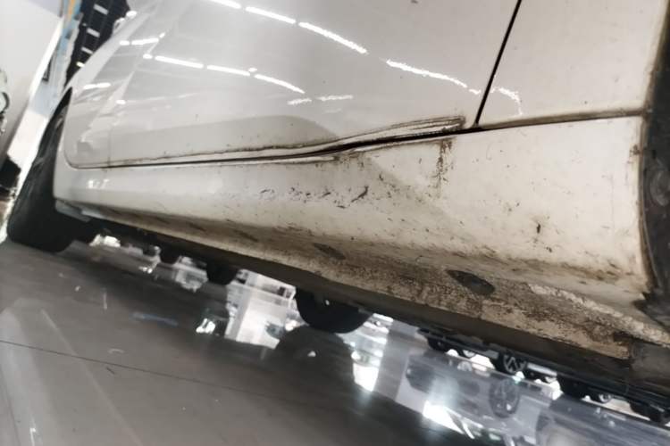 Used Hyundai Elantra 2022 1.5L CVT GLX Elite Edition Right Side Sill