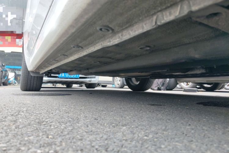 Used Hyundai Elantra 2022 1.5L CVT LUX Prestige Edition Right Side Sill