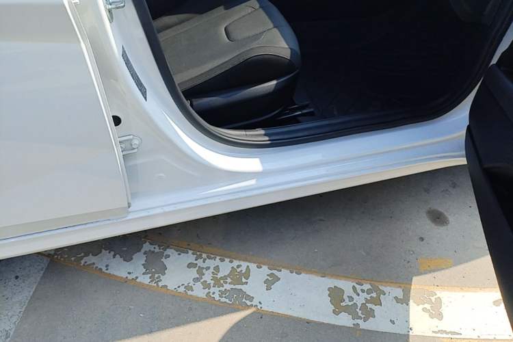 Used Hyundai Elantra 2022 1.5L CVT GLS Leading Edition Right Side Sill