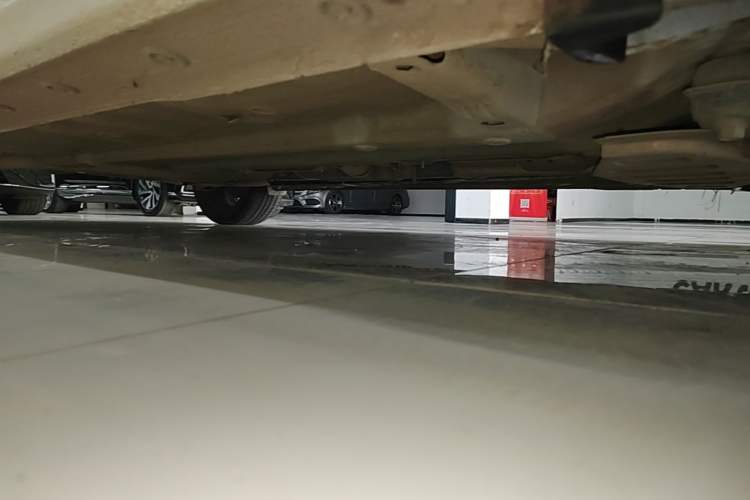Used Hyundai Elantra 2022 1.5L CVT LUX Prestige Edition Right Side Sill