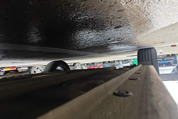 Used Hyundai Elantra 2022 1.5L CVT LUX Prestige Edition Right Side Sill