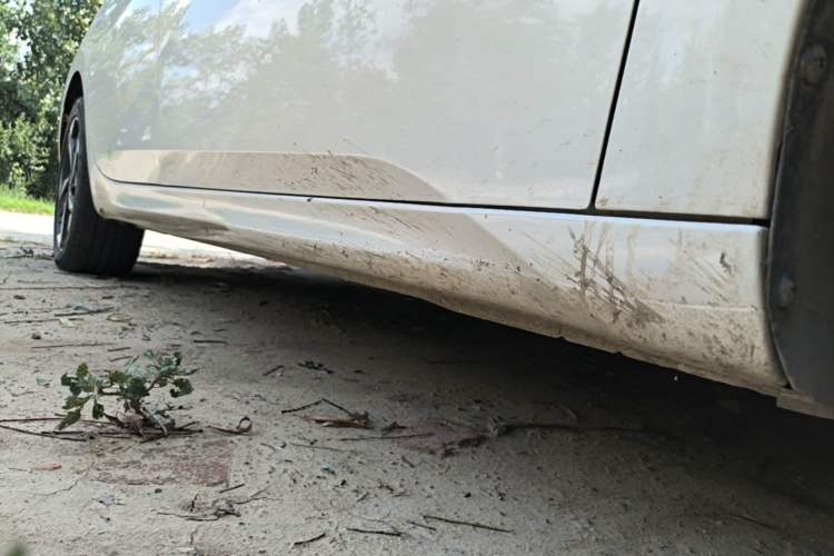 Used Hyundai Elantra 2022 1.5L CVT GLX Elite Edition Right Side Sill