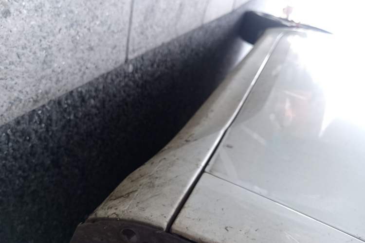 Used Hyundai Elantra 2022 1.5L CVT LUX Prestige Edition Right Side Sill