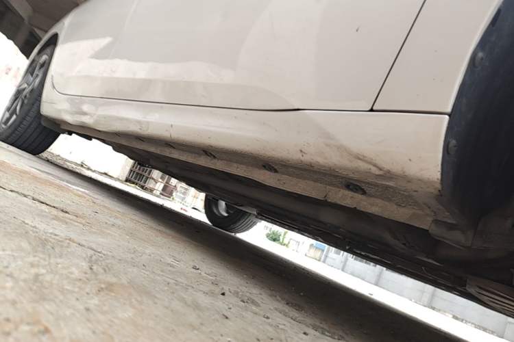 Used Hyundai Elantra 2022 1.5L CVT GLX Elite Edition Right Side Sill