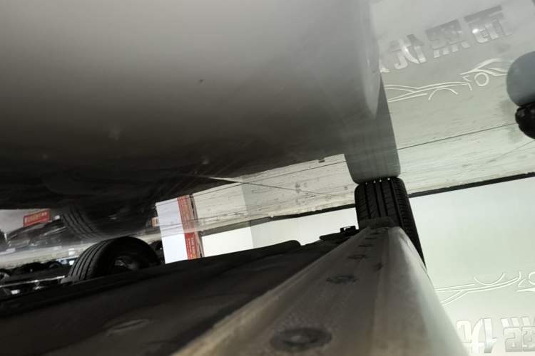 Used Hyundai Elantra 2022 1.5L CVT LUX Prestige Edition Right Side Sill