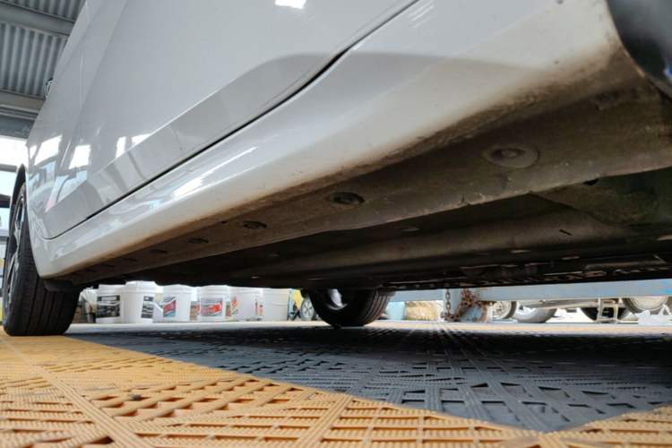 Used Hyundai Elantra 2022 1.5L CVT LUX Prestige Edition Right Side Sill