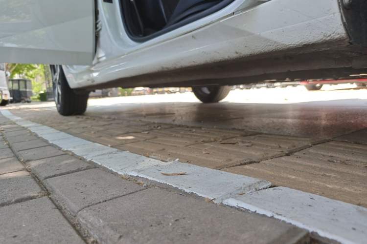 Used Hyundai Elantra 2022 1.5L CVT GLX Elite Edition Right Side Sill