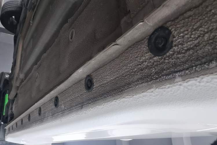 Used Hyundai Elantra 2022 1.5L CVT LUX Prestige Edition Right Side Sill