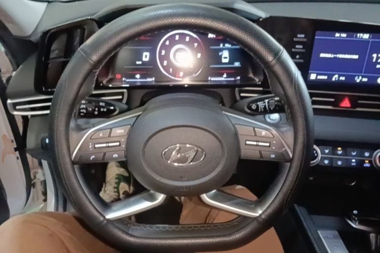 Used Hyundai Elantra 2022 1.5L CVT GLX Elite Edition Steering Wheel
