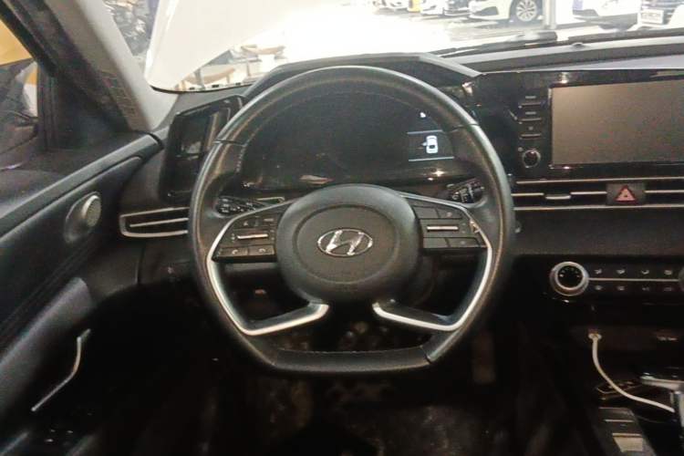 Used Hyundai Elantra 2022 1.5L CVT GLX Elite Edition Steering Wheel