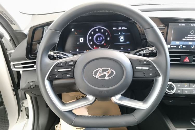 Used Hyundai Elantra 2022 1.5L CVT GLX Elite Edition Steering Wheel
