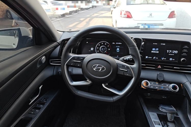 Used Hyundai Elantra 2022 1.5L CVT GLX Elite Edition Steering Wheel